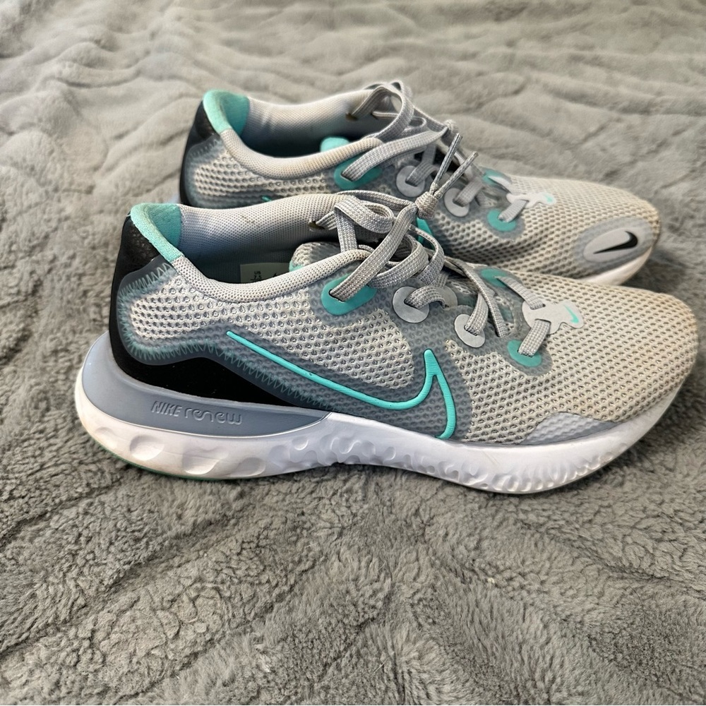 NIKE RENEW WOMENS SHOES SIZE 7.5 - Picture 3 of 4